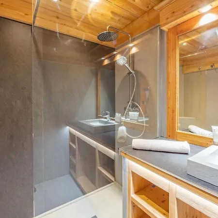 Skis Aux Pieds Avec Jacuzzi Et Sauna - Fr-1-645-41 Huez